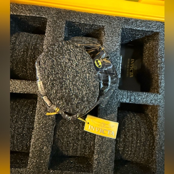 Invicta men’s DC Batman watch - Picture 7 of 7